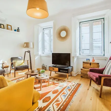 Trendy Flat, In Picturesque Graca Lisbon