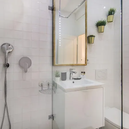 Trendy Flat, In Picturesque Graca Apartment