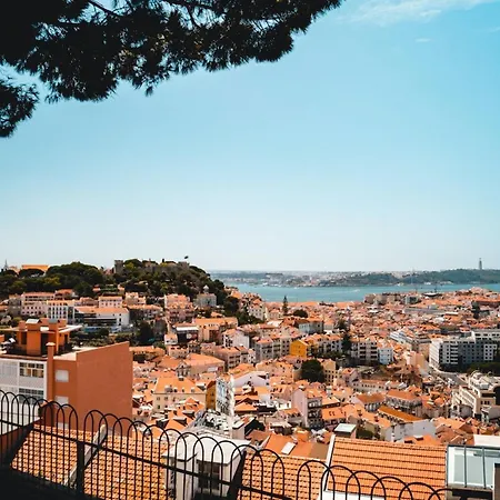 Trendy Flat, In Picturesque Graca * Lisbon
