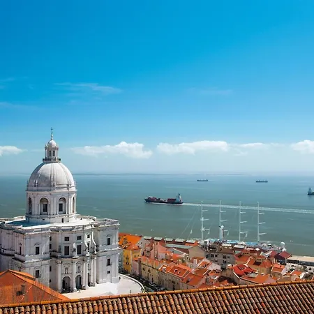 Apartment Trendy Flat, In Picturesque Graca Lisbon