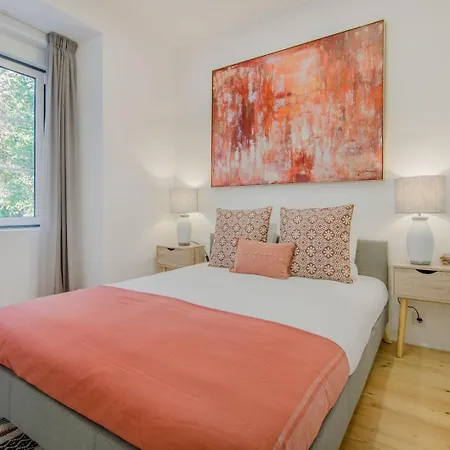 Trendy Flat, In Picturesque Graca Apartment *