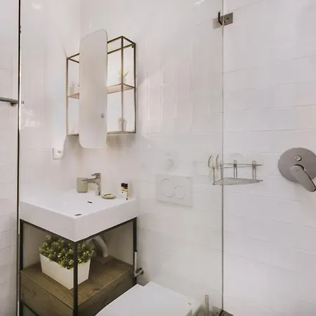 Trendy Flat, In Picturesque Graca Apartamento