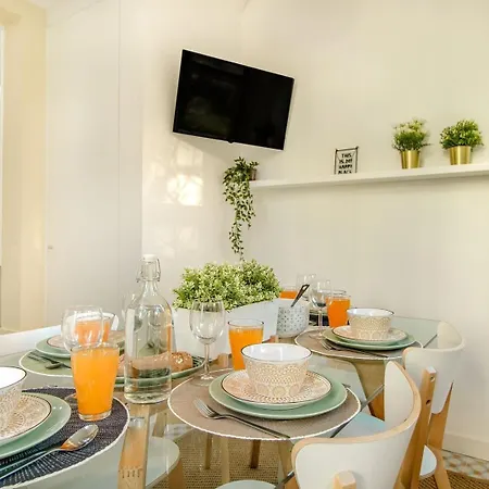 Trendy Flat, In Picturesque Graca * Lisbon