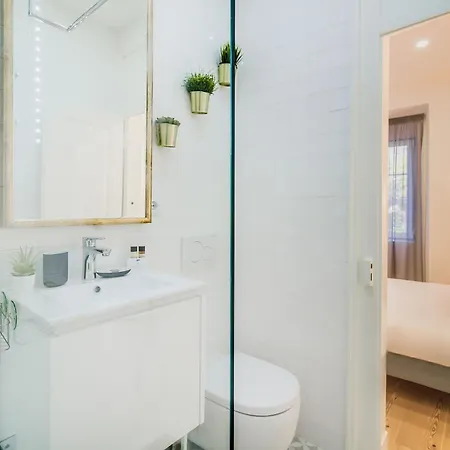 Trendy Flat, In Picturesque Graca *